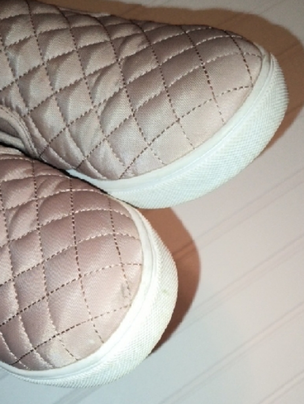 Steve Madden Quilted Slip-On Sneakers in Pale Pink / Size 9 - Picture 7 of 7